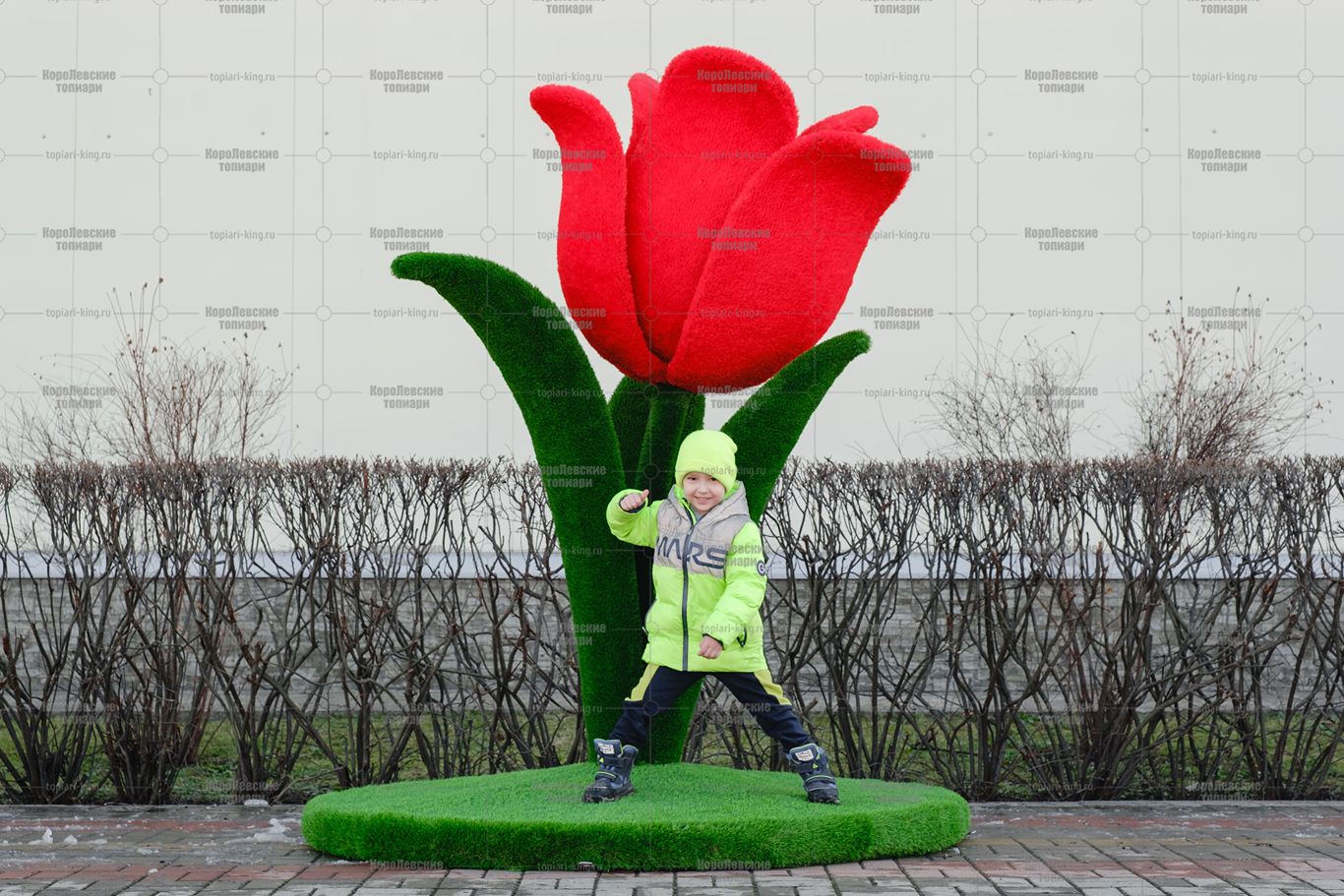 Топиари цветок тюльпан, h=230 см-газон Eco Топиари цветок тюльпан, h=230 см-газон Eco